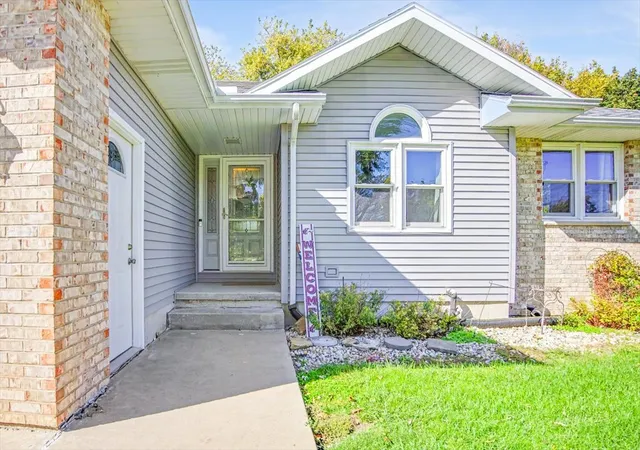 Photo 1 of Single family home for sale at 18 W Circle Dr, Streator, IL 61364 | MLS# 12788482 | Listing updated on 2026-10-23
