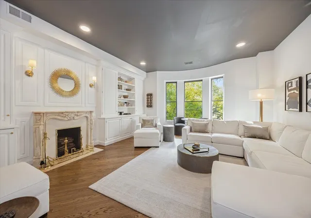 Photo 3 of Condo for sale at 78 E Elm St #3, Chicago, IL 60611 | MLS# 12788490 | Listing updated on 2026-10-21
