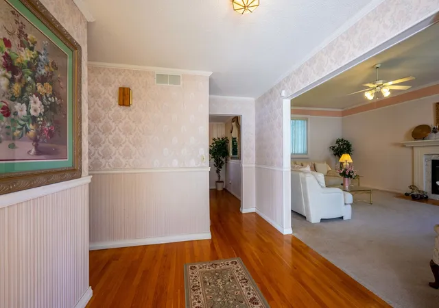 Photo 2 of Single family home for sale at 1708 Oak Park Dr, Champaign, IL 61822 | MLS# 12788492 | Listing updated on 2026-10-23