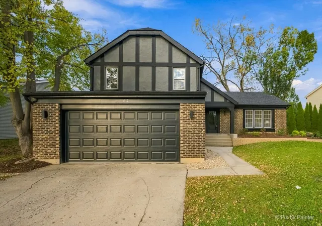 Single family home for sale at 62 E Fox Hl Dr, Buffalo Grove, IL 60089 | MLS# 12788508