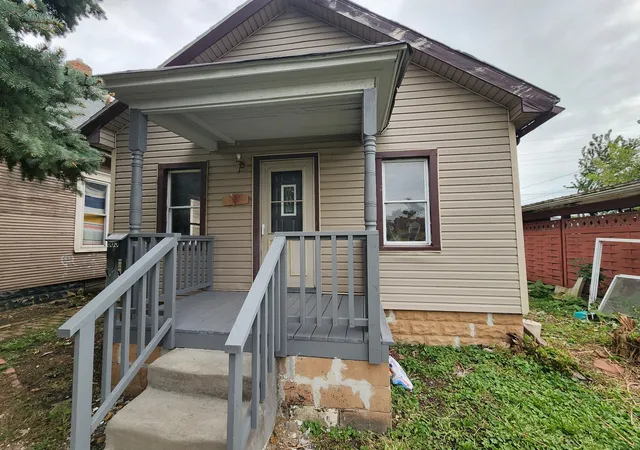 Single family home for sale at 605 N Monroe St, Streator, IL 61364 | MLS# 12788510