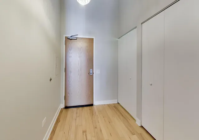 Photo 4 of Condo for sale at 320 E 21st Street #406, Chicago, IL 60616 | MLS# 12788517 | Listing updated on 2026-10-29