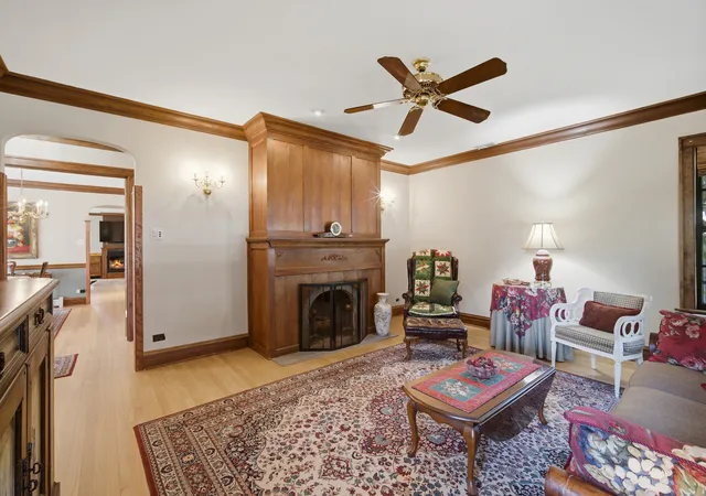 Photo 4 of Single family home for sale at 812 Courtland Ave, Park Ridge, IL 60068 | MLS# 12788527 | Listing updated on 2026-10-20