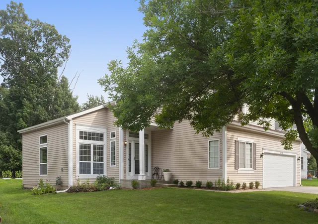 Photo 1 of Single family home for sale at 1531 Vineyard Dr, Gurnee, IL 60031 | MLS# 12788533 | Listing updated on 2026-10-20