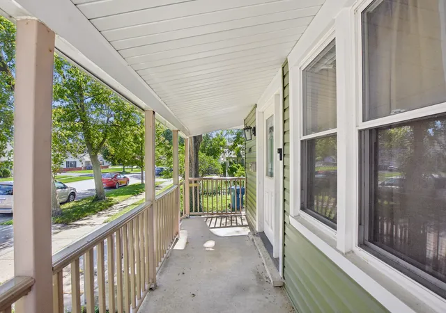Photo 3 of Single family home for sale at 14938 Millard Ave, Midlothian, IL 60445 | MLS# 12788537 | Listing updated on 2026-10-20