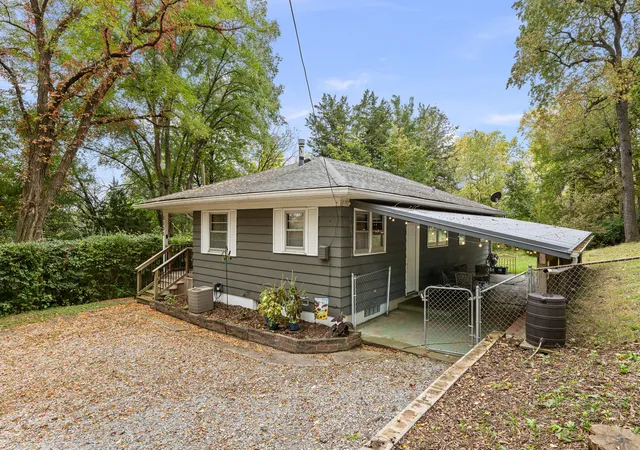 Photo 2 of Single family home for sale at 3203 Eads St, Davenport, IA 52802 | MLS# 12788566 | Listing updated on 2026-10-22