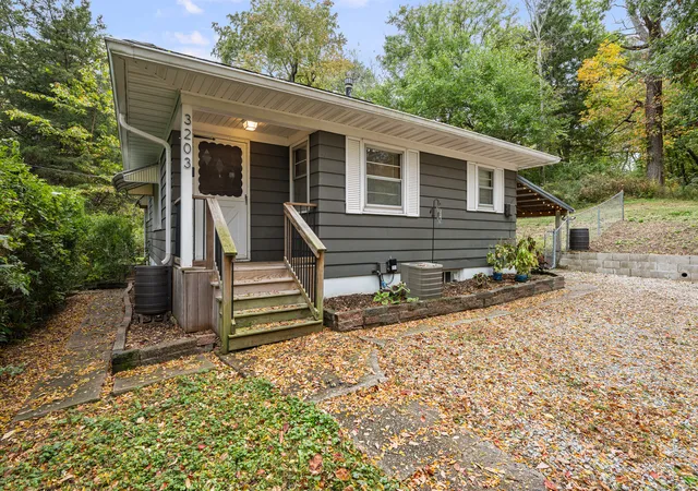 Photo 2 of Single family home for sale at 3203 Eads St, Davenport, IA 52802 | MLS# 12788566 | Listing updated on 2026-10-22