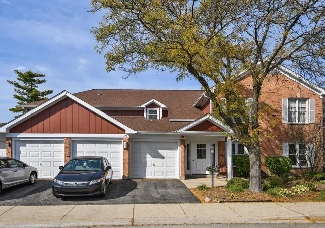 Photo 2 of Condo for sale at 178 Grove Ave #C, Des Plaines, IL 60016 | MLS# 12788571 | Listing updated on 2026-10-22