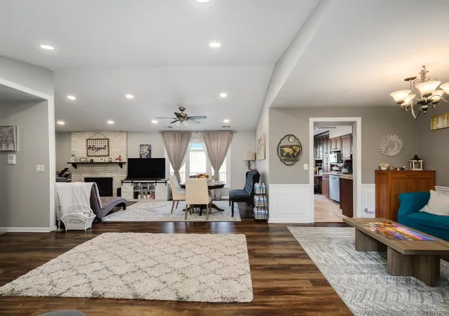 Photo 3 of Condo for sale at 178 Grove Ave #C, Des Plaines, IL 60016 | MLS# 12788571 | Listing updated on 2026-10-22