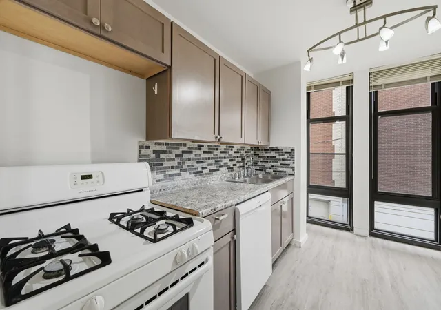 Listing Photo 1 - Condo for sale in building located at 6700 S S Shore Dr, Chicago, IL 60649 - Unit #2G