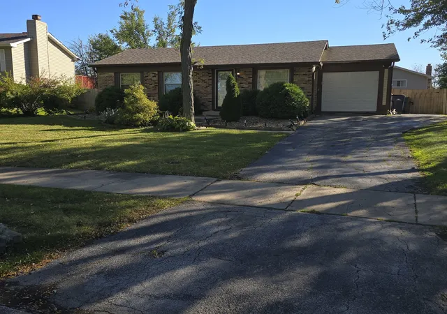 Photo 2 of Single family home for sale at 5633 Fernwood Ct, Matteson, IL 60443 | MLS# 12788582 | Listing updated on 2026-10-20