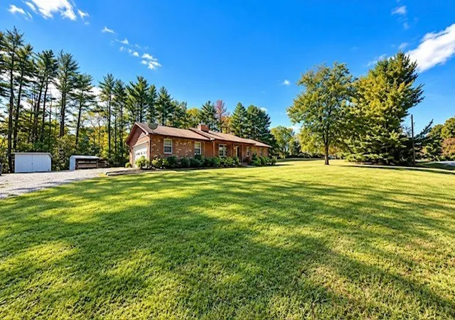 Photo 1 of Single family home for sale at 11775 E Pebble Rd, Mt Vernon, IL 62864 | MLS# 12788583 | Listing updated on 2026-10-20