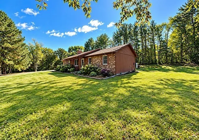 Photo 2 of Single family home for sale at 11775 E Pebble Rd, Mt Vernon, IL 62864 | MLS# 12788583 | Listing updated on 2026-10-20