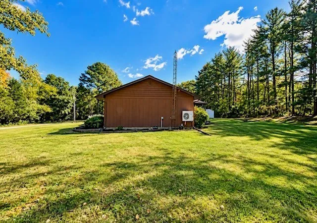 Photo 3 of Single family home for sale at 11775 E Pebble Rd, Mt Vernon, IL 62864 | MLS# 12788583 | Listing updated on 2026-10-20