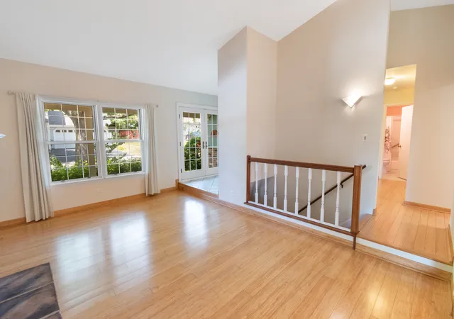 Photo 3 of Single family home for sale at 645 Stout Ct, Gurnee, IL 60031 | MLS# 12788594 | Listing updated on 2026-10-20