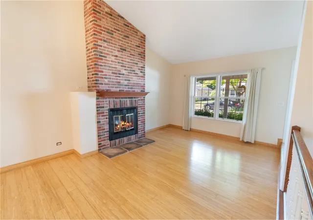 Photo 4 of Single family home for sale at 645 Stout Ct, Gurnee, IL 60031 | MLS# 12788594 | Listing updated on 2026-10-20