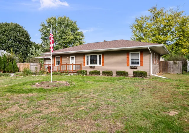 Photo 1 of Single family home for sale at 302 N Blayney St, Alexis, IL 61412 | MLS# 12788600 | Listing updated on 2026-10-27