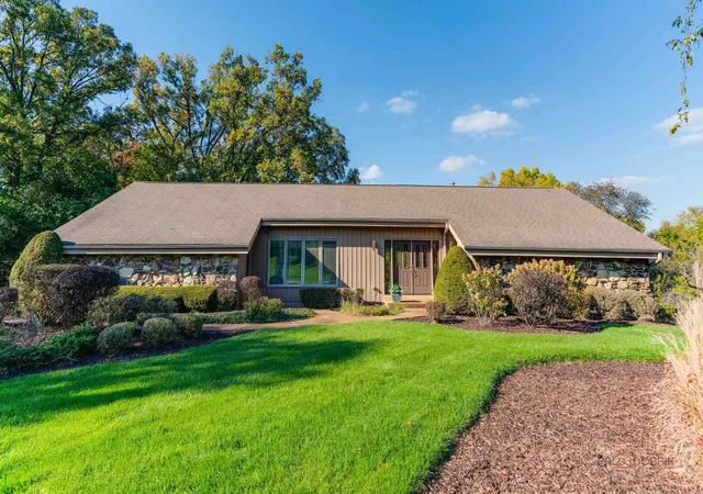 Photo 1 of Single family home for sale at 50 Covered Brg Rd, South Barrington, IL 60010 | MLS# 12788613 | Listing updated on 2026-10-29
