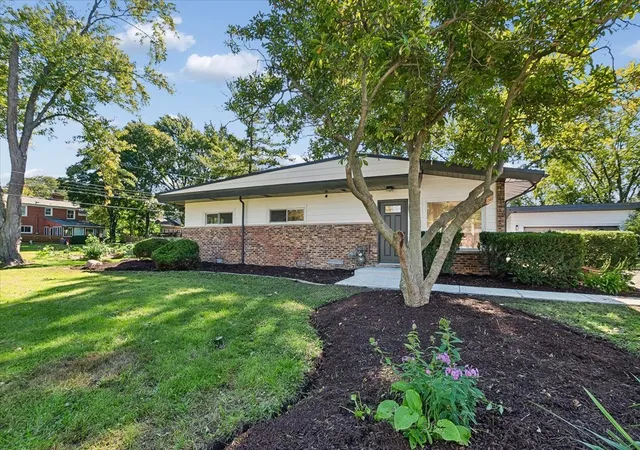 Single family home for sale at 1901 W Plainfield Rd, La Grange Highlands, IL 60525 | MLS# 12788675