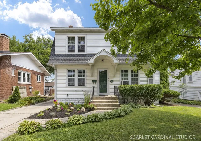 Photo 2 of Single family home for sale at 251 S Oakland, Elmhurst, IL 60126 | MLS# 12788681 | Listing updated on 2026-10-20