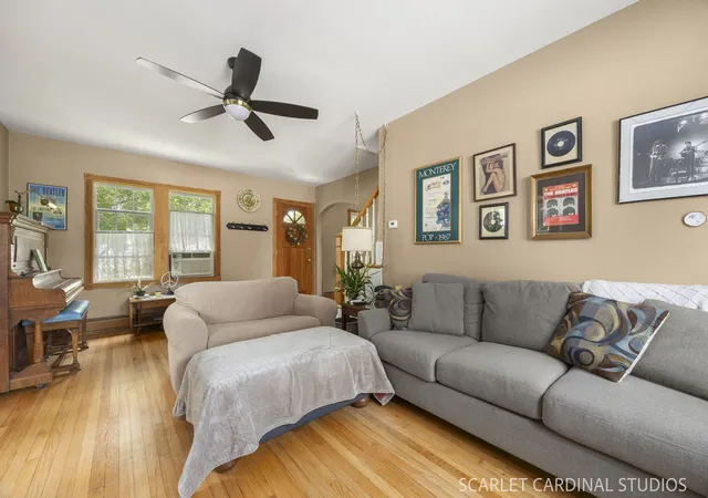 Photo 4 of Single family home for sale at 251 S Oakland, Elmhurst, IL 60126 | MLS# 12788681 | Listing updated on 2026-10-20