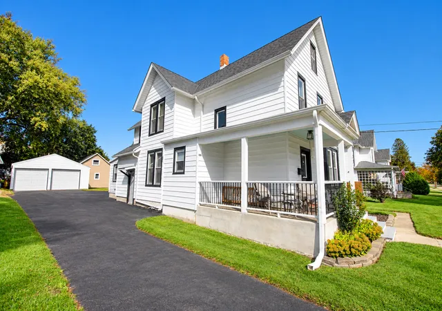 Photo 3 of Single family home for sale at 223 Lincoln Way, Dixon, IL 61021 | MLS# 12788693 | Listing updated on 2026-10-22
