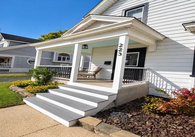 Photo 3 of Single family home for sale at 223 Lincoln Way, Dixon, IL 61021 | MLS# 12788693 | Listing updated on 2026-10-22