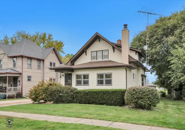 Photo 2 of Single family home for sale at 240 E Genessee St, Leland, IL 60531 | MLS# 12788699 | Listing updated on 2026-10-22