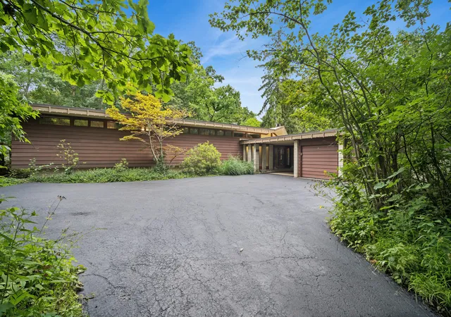 Photo 1 of Single family home for sale at 1120 Ridgewood Dr, Highland Park, IL 60035 | MLS# 12788706 | Listing updated on 2026-10-20