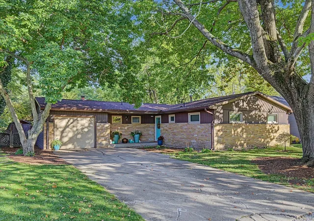 Single family home for sale at 808 S Fair St, Champaign, IL 61821 | MLS# 12788715