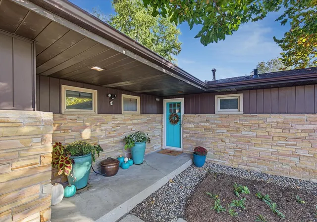 Photo 2 of Single family home for sale at 808 S Fair St, Champaign, IL 61821 | MLS# 12788715 | Listing updated on 2026-10-28