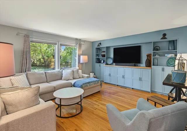 Photo 3 of Single family home for sale at 808 S Fair St, Champaign, IL 61821 | MLS# 12788715 | Listing updated on 2026-10-28
