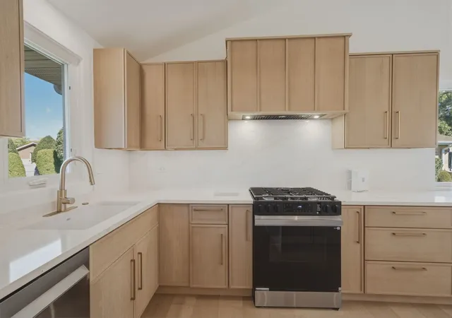 Photo 4 of Single family home for sale at 14216 Trenton Ave, Orland Park, IL 60462 | MLS# 12788720 | Listing updated on 2026-10-28