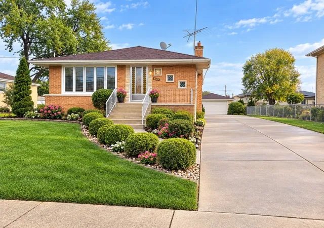 Single family home for sale at 8629 Laramie Ave, Burbank, IL 60459 | MLS# 12788724