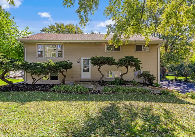 Single family home for sale at 11901 Stephanie Ln, Mokena, IL 60448 | MLS# 12788734