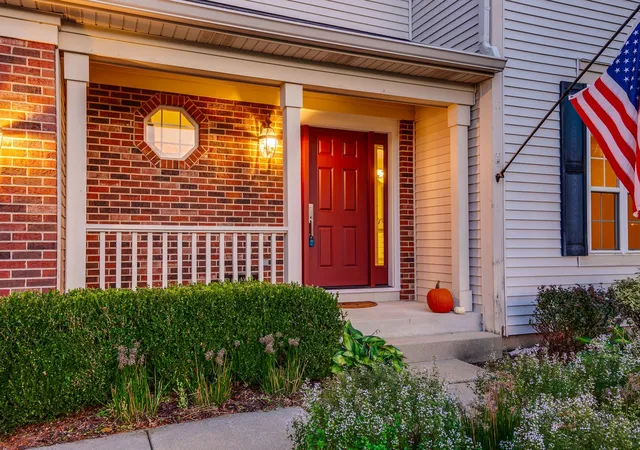 Photo 2 of Single family home for sale at 14241 Oakwood Ct, Libertyville, IL 60048 | MLS# 12788736 | Listing updated on 2026-10-21