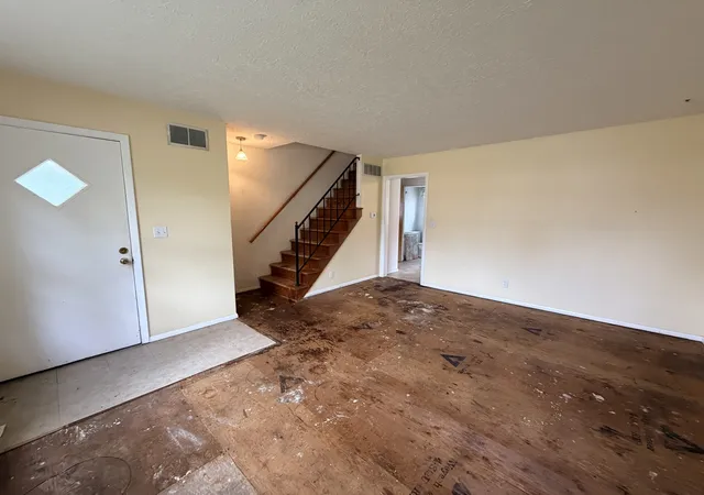 Photo 4 of House for sale at 505 E Locust St, Normal, IL 61761 | MLS# 12788746 | Listing updated on 2026-10-22