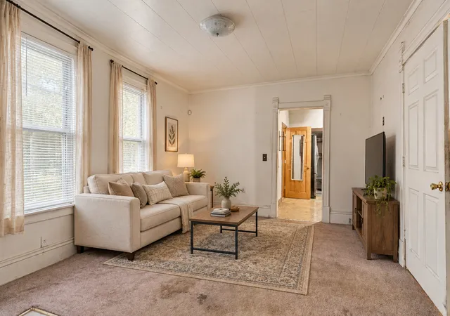 Photo 2 of Single family home for sale at 633 Locust Pl, Clinton, IA 52732 | MLS# 12788748 | Listing updated on 2026-10-20