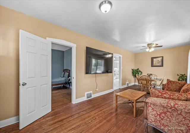 Photo 4 of Single family home for sale at 5935 W Thorndale Ave, Chicago, IL 60646 | MLS# 12788756 | Listing updated on 2026-10-29