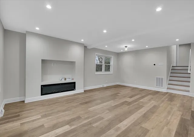 Photo 4 of Single family home for sale at 2033 N Wainwright Ct, Palatine, IL 60074 | MLS# 12788769 | Listing updated on 2026-10-20