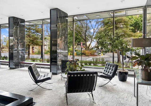 Listing Photo 2 - Condo for sale in building located at 3900 N Lake Shore Dr, Chicago, IL 60613 - Unit #2C