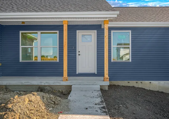 Photo 2 of Single family home for sale at 503 Travis Dr, Carlock, IL 61725 | MLS# 12788777 | Listing updated on 2026-10-23