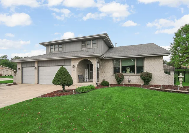 Photo 1 of Single family home for sale at 13340 Atlantic Dr, Homer Glen, IL 60491 | MLS# 12788791 | Listing updated on 2026-10-20