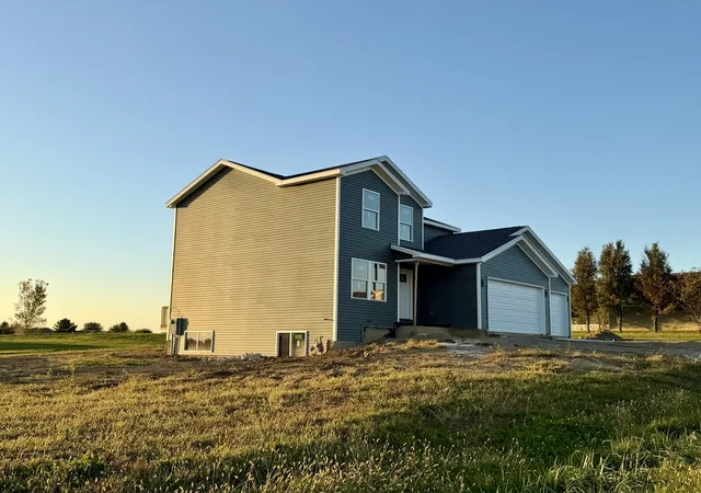 Photo 1 of Single family home for sale at 316 Wilson Dr, Carlock, IL 61725 | MLS# 12788803 | Listing updated on 2026-10-28