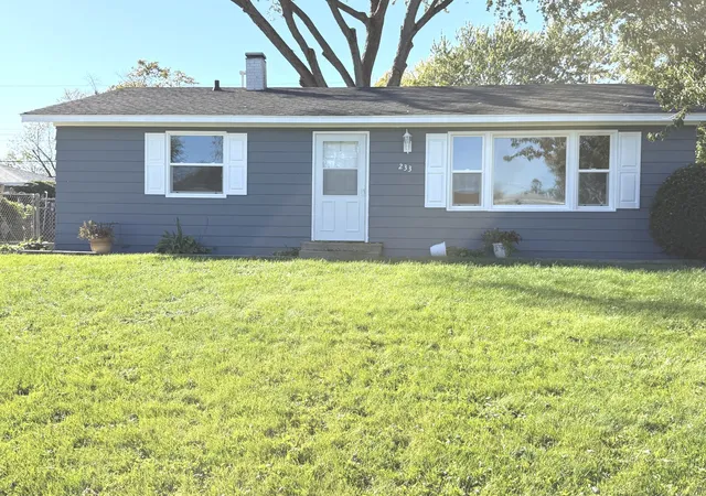 Photo 1 of Single family home for sale at 233 Ensenada Dr, Carpentersville, IL 60110 | MLS# 12788805 | Listing updated on 2026-10-20