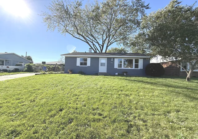 Photo 2 of Single family home for sale at 233 Ensenada Dr, Carpentersville, IL 60110 | MLS# 12788805 | Listing updated on 2026-10-20