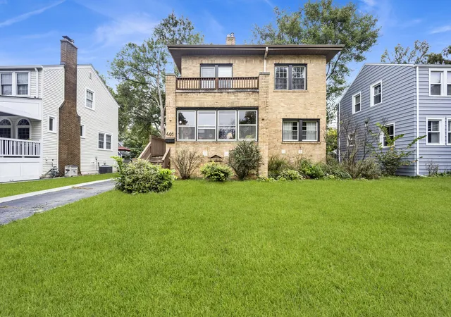 Photo 1 of Single family home for sale at 401 S Lodge Ln, Lombard, IL 60148 | MLS# 12788806 | Listing updated on 2026-10-22