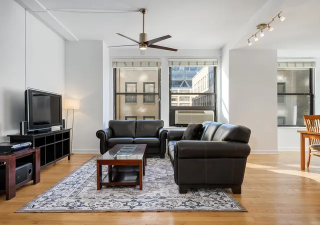 Photo 2 of Condo for sale at 600 S Dearborn St #709, Chicago, IL 60605 | MLS# 12788810 | Listing updated on 2026-10-27