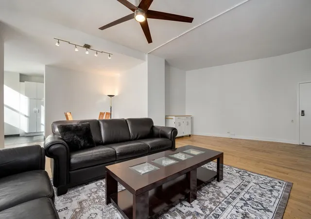 Photo 4 of Condo for sale at 600 S Dearborn St #709, Chicago, IL 60605 | MLS# 12788810 | Listing updated on 2026-10-27