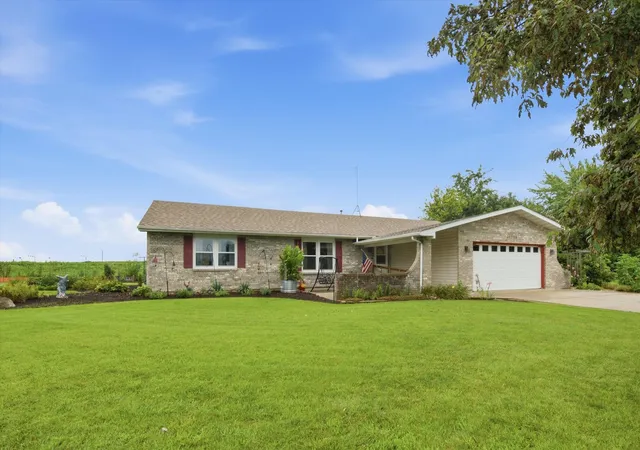 Single family home for sale at 24208 W Frances Ct, Shorewood, IL 60404 | MLS# 12788813